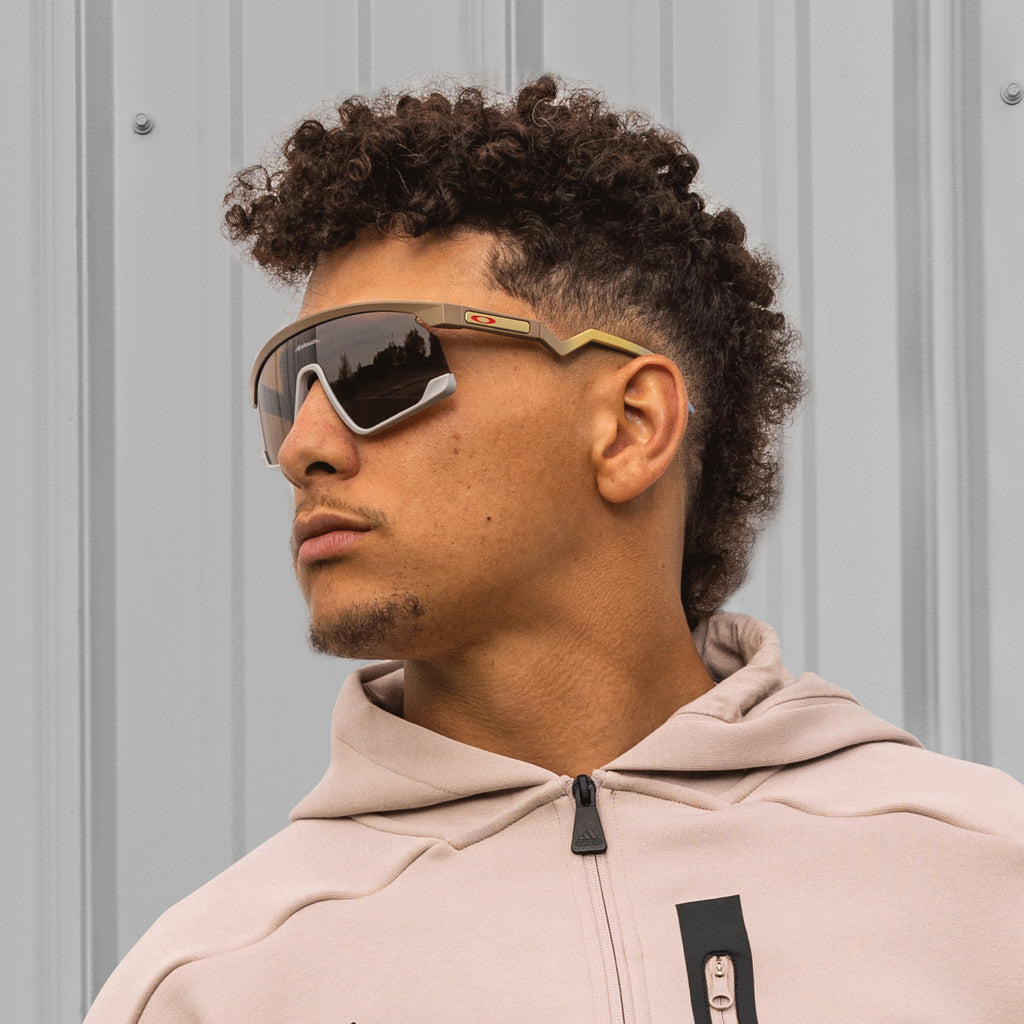 Oakley Sunglass _ BXTR Patrick Mahomes II Collection 0009280